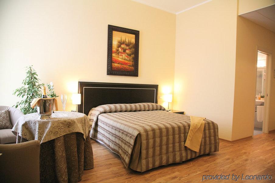 Hotel Villa Cinzia Вилланова-Мондови Экстерьер фото