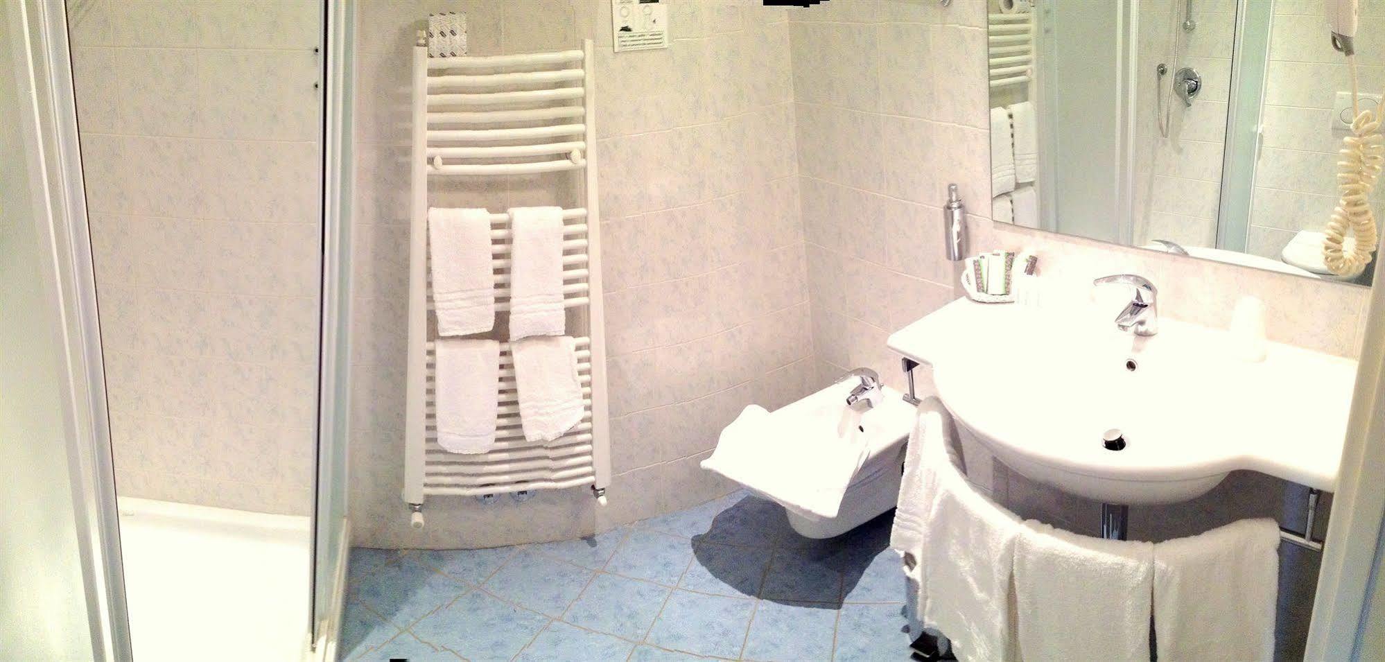 Hotel Villa Cinzia Вилланова-Мондови Экстерьер фото
